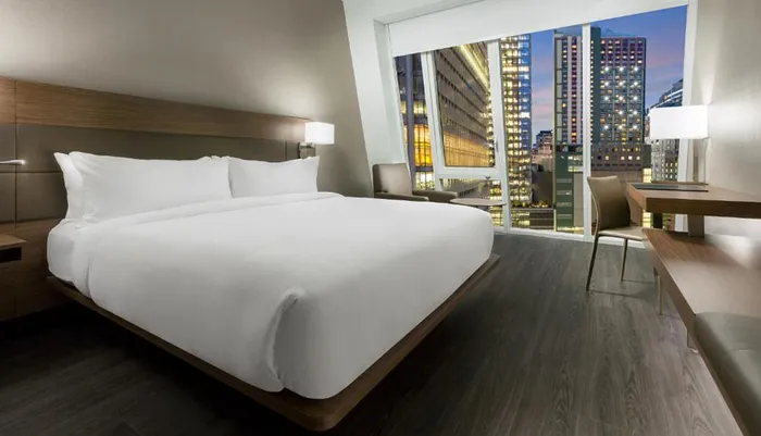 AC Hotel by Marriott New York Times Square Room Photos