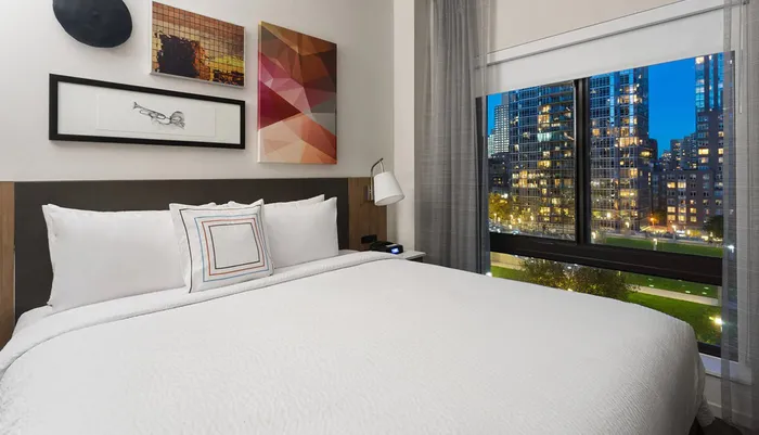 Fairfield Inn  Suites by Marriott New York ManhattanCentral Park Room Photos